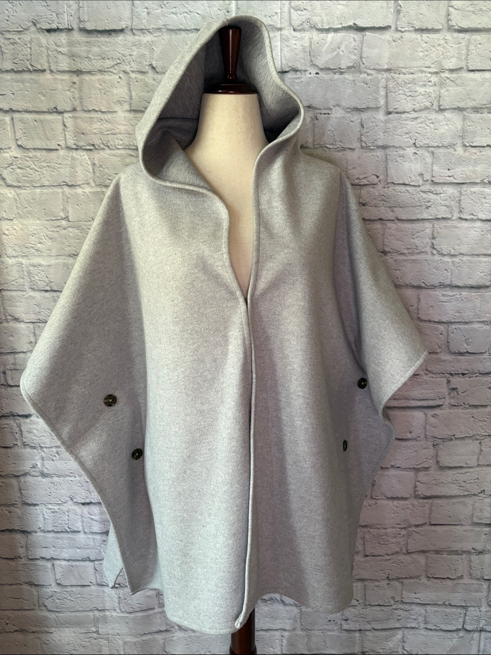 Denim&Co Light Gray Hooded Poncho Sweater Large/X-Large